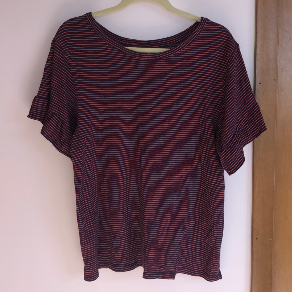 Old navy T-shirt